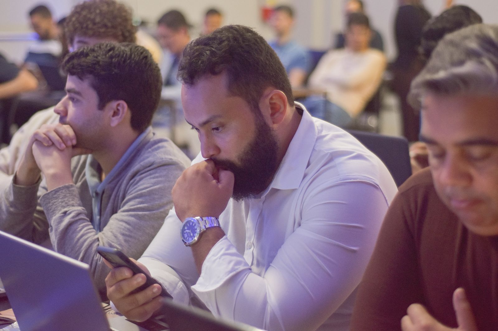 Mão na massa: cada empresa saiu do evento com pelo menos um Funcionário Agêntico validado e em operação.